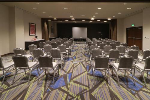 holiday inn express monterrey fundidora an ihg hotel