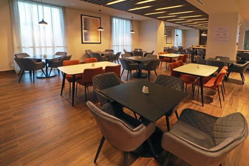 holiday inn express monterrey fundidora an ihg hotel