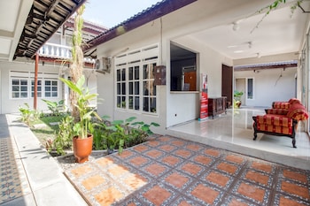 reddoorz near malioboro tugu station jogja 2