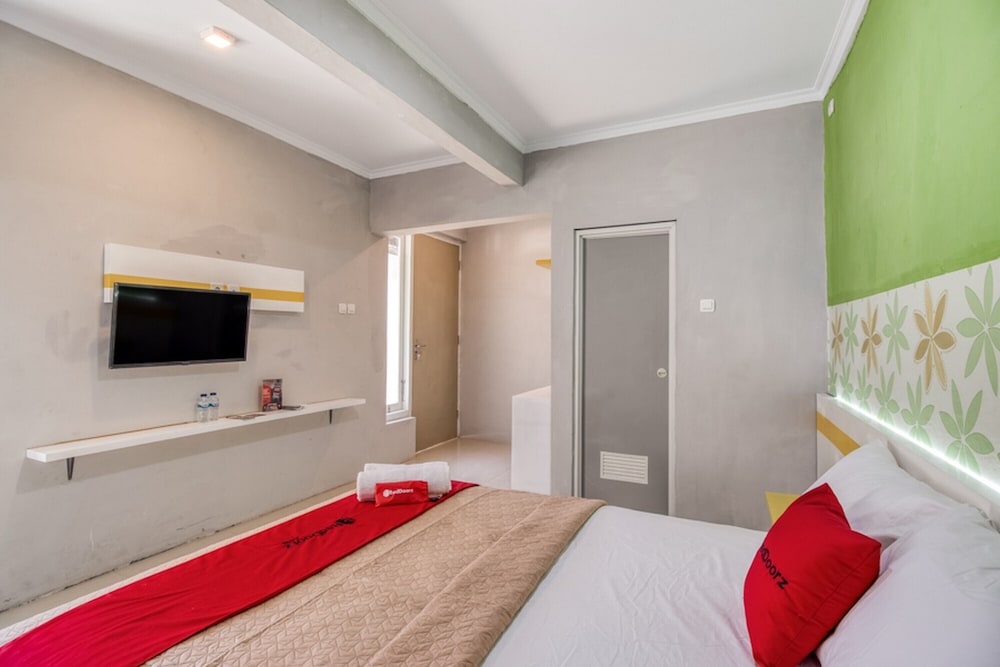 reddoorz near malioboro tugu station jogja 2