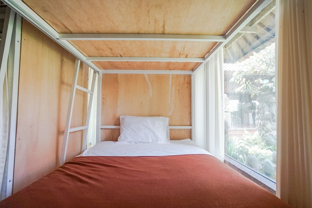 bali eco living dormitory