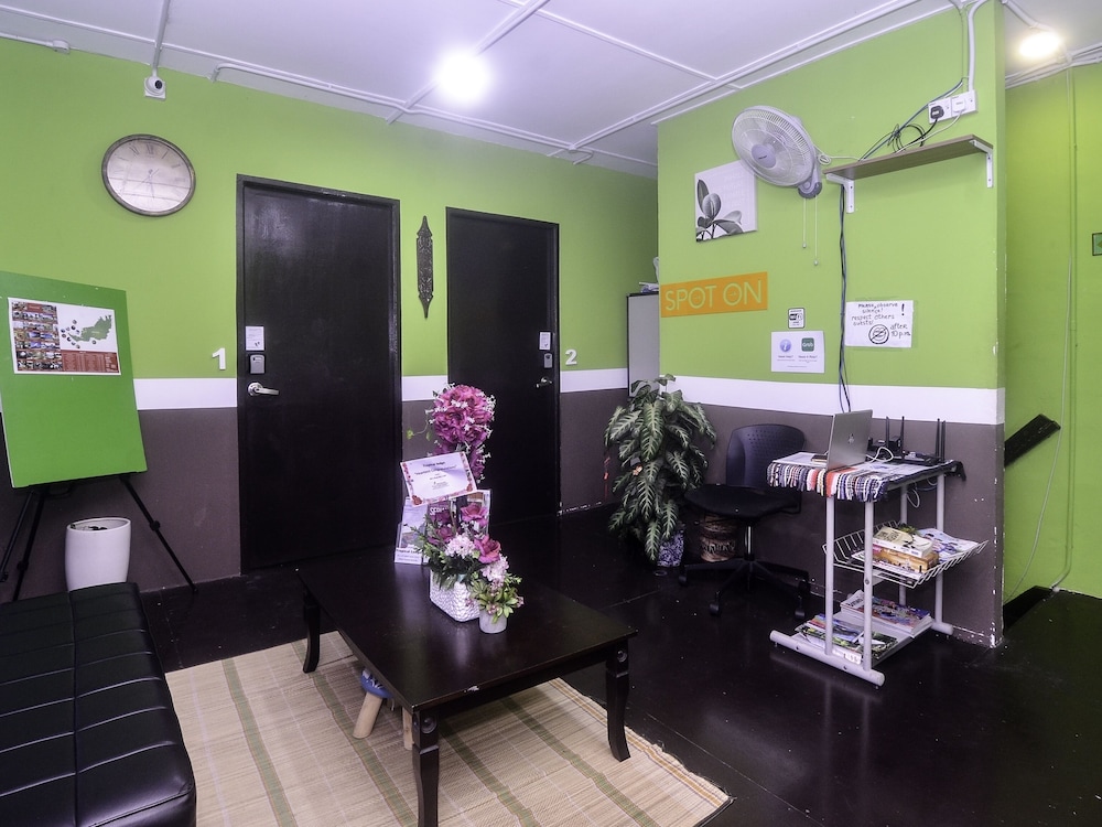 spot on 89929 tropical lodge