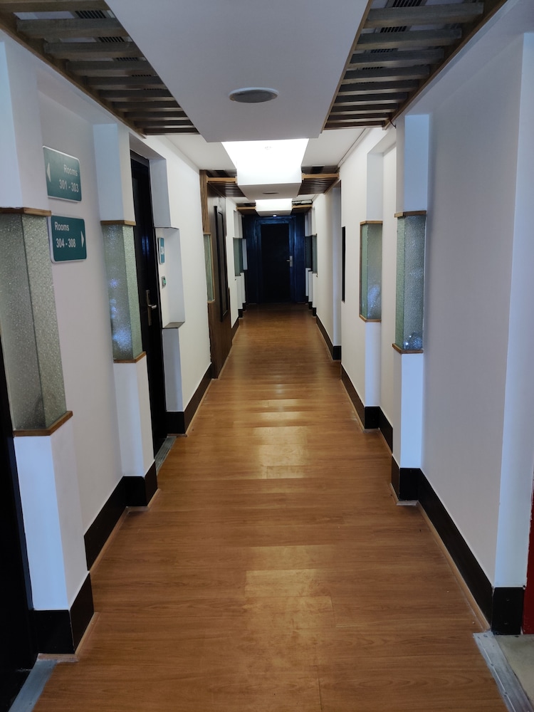 Virohaa Hotel New Delhi,Greater Kailash,3 star