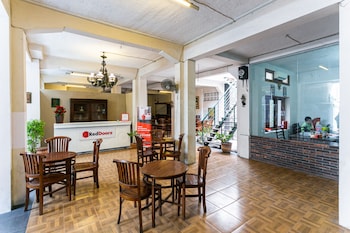 reddoorz urip sumoharjo solo