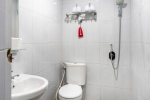 reddoorz near manhattan times square medan 2