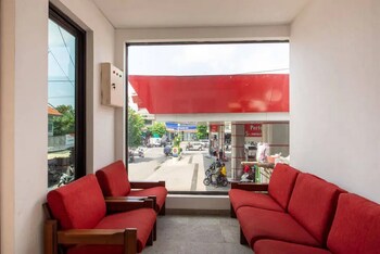 reddoorz near kaza mall surabaya