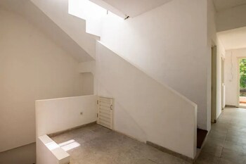 reddoorz near kaza mall surabaya