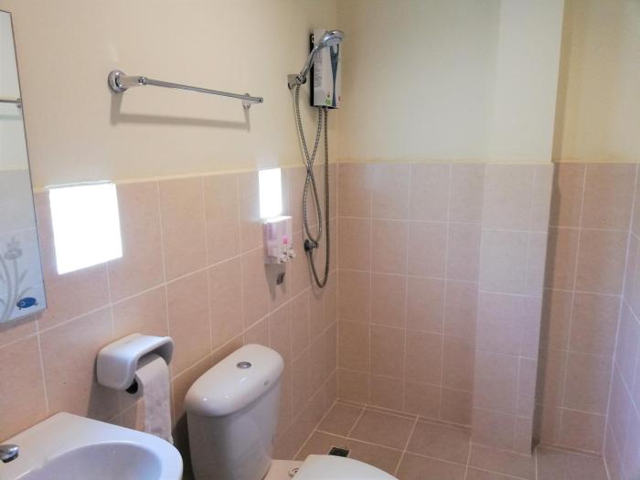 laemsai resort by zuzu