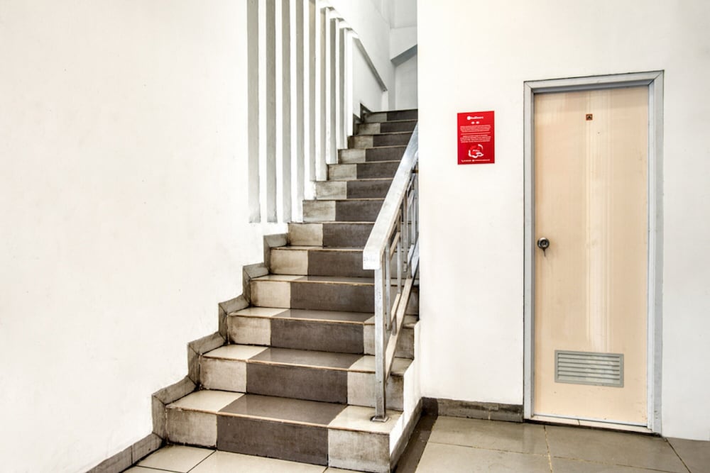 formerly reddoorz near binus anggrek 2