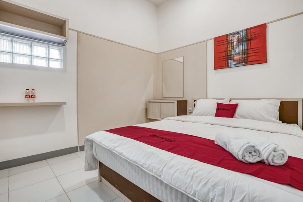 formerly reddoorz near binus anggrek 2