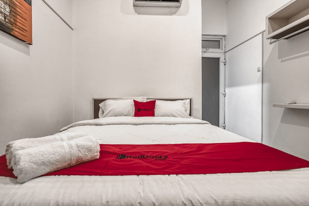 formerly reddoorz near binus anggrek 2