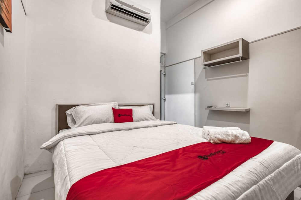 formerly reddoorz near binus anggrek 2