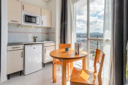aparthotel vibra del mar adults only