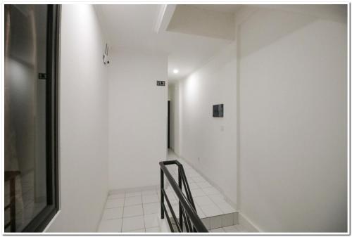 reddoorz ruko itc roxy mas