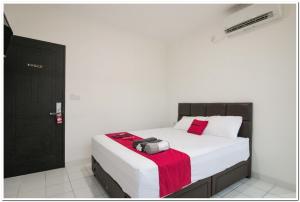 reddoorz ruko itc roxy mas