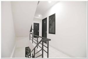 reddoorz ruko itc roxy mas