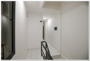 reddoorz ruko itc roxy mas