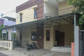 koolkost syariah near universitas ahmad dahlan kampus 1