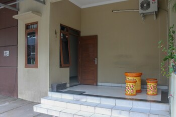 koolkost syariah near universitas ahmad dahlan kampus 1