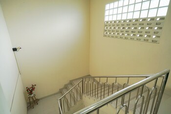 reddoorz near exit toll sirkuit sentul