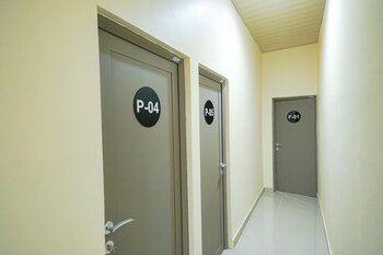 reddoorz near exit toll sirkuit sentul