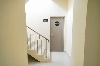 reddoorz near exit toll sirkuit sentul