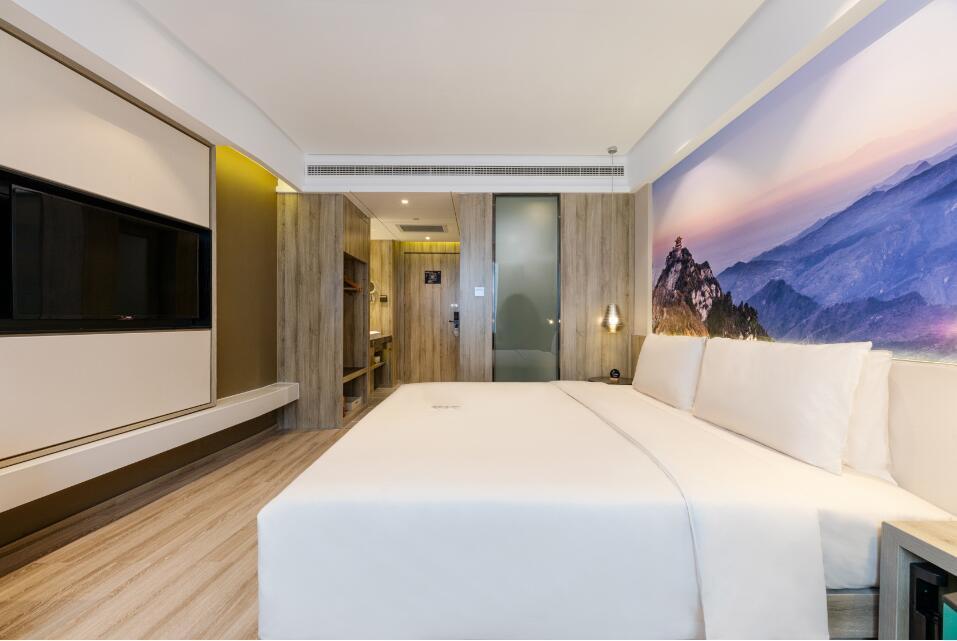 atour hotel xian administrative center high speed railway station