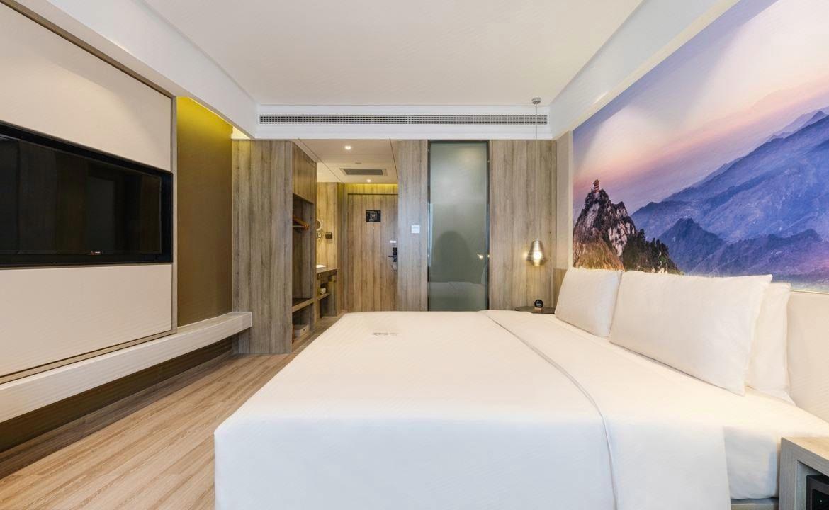 atour hotel xian administrative center high speed railway station
