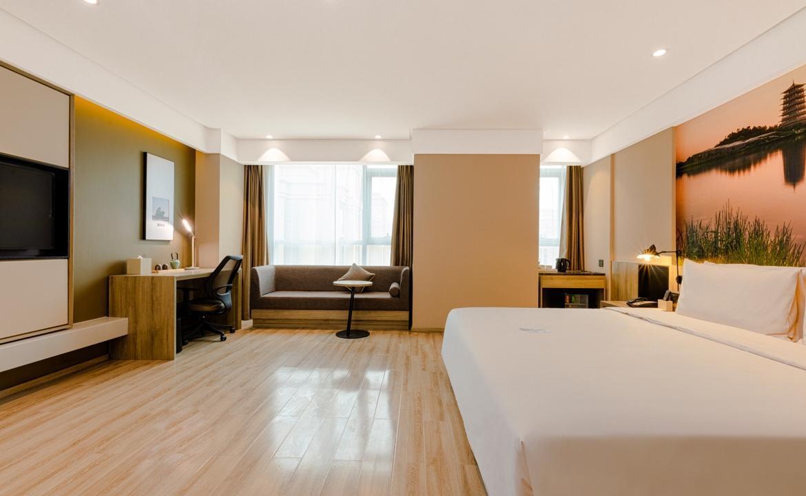 atour hotel xian administrative center high speed railway station