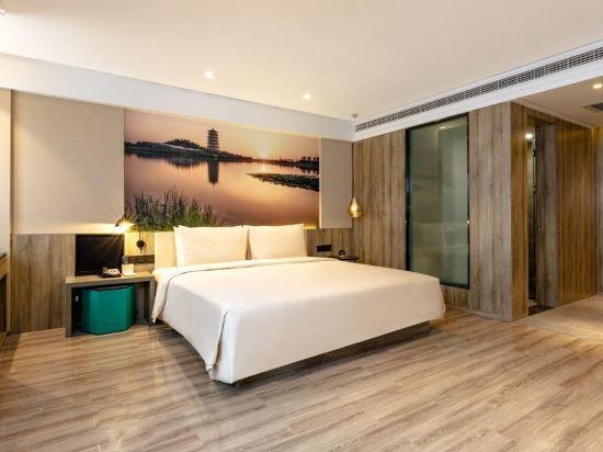 atour hotel xian administrative center high speed railway station