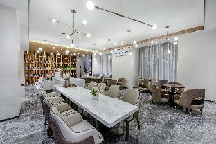 atour hotel xian administrative center high speed railway station