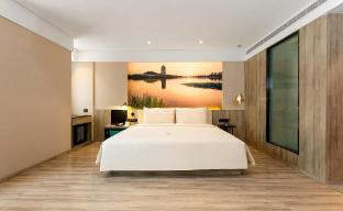 atour hotel xian administrative center high speed railway station
