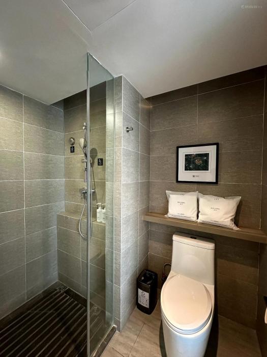 atour hotel xian administrative center high speed railway station