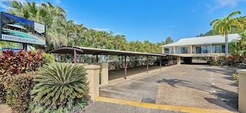 trinity beach club holiday apartments