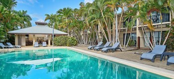 trinity beach club holiday apartments