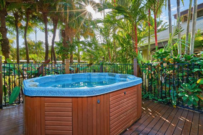 trinity beach club holiday apartments