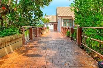 alexapd private water chalets