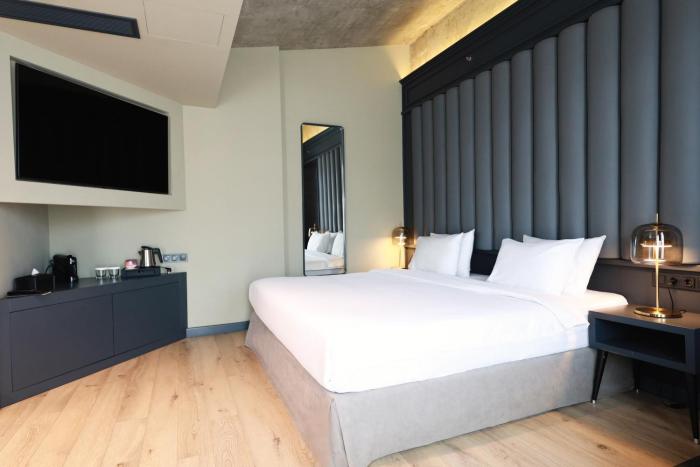 sandali metekhi boutique hotel