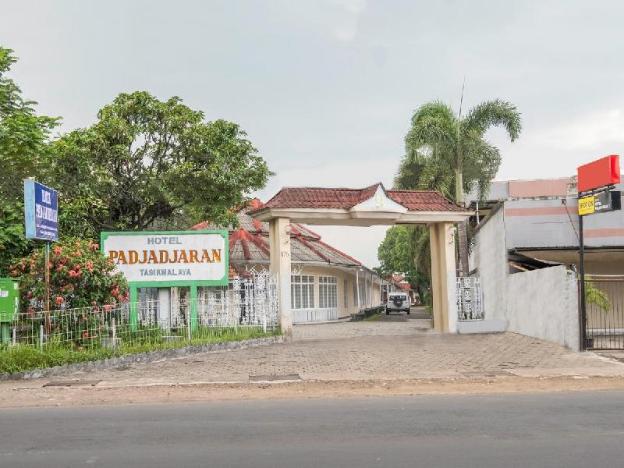 spot on 2341 hotel padjajaran 2