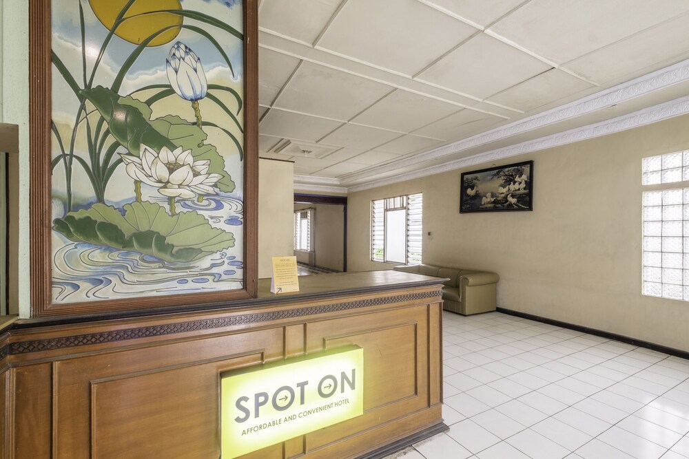 spot on 2341 hotel padjajaran 2