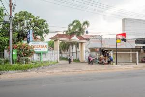 spot on 2341 hotel padjajaran 2