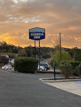 Sierra Inn,,1 star