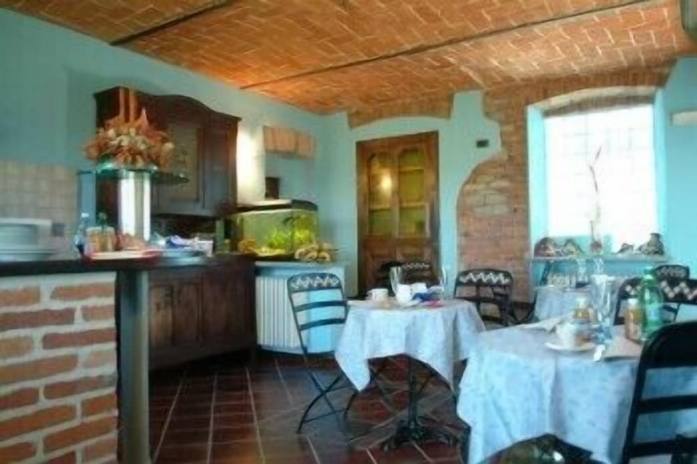 red wine guest house