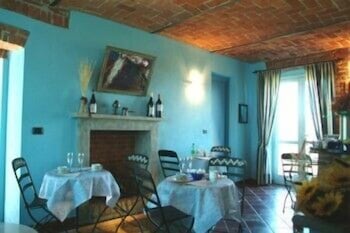 red wine guest house