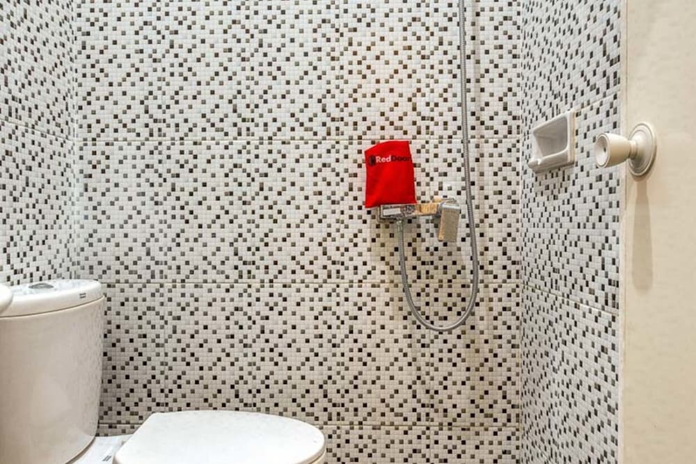 reddoorz syariah kertomenanggal surabaya