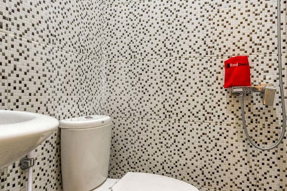 reddoorz syariah kertomenanggal surabaya