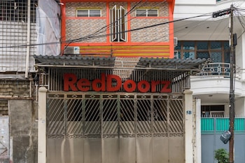 reddoorz hostel near ltc glodok