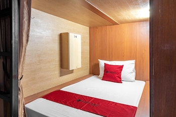 reddoorz hostel near ltc glodok