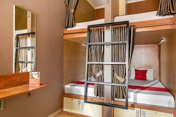 reddoorz hostel near ltc glodok