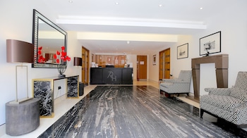 Roland House,121 Old Brompton Rd,4 star